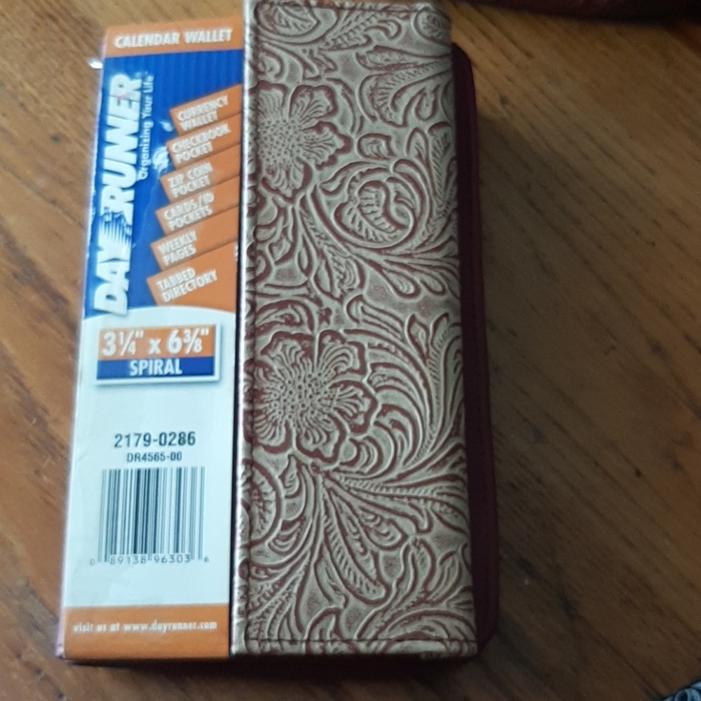 New DayRunner Calendar Wallet